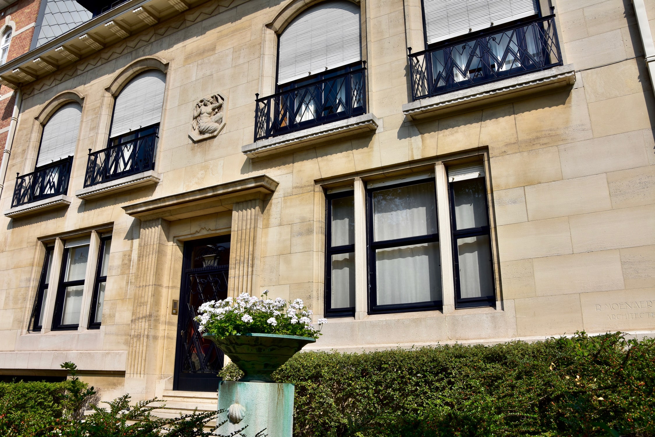 UCC24 Art Deco mansion by Raymond Moenaert