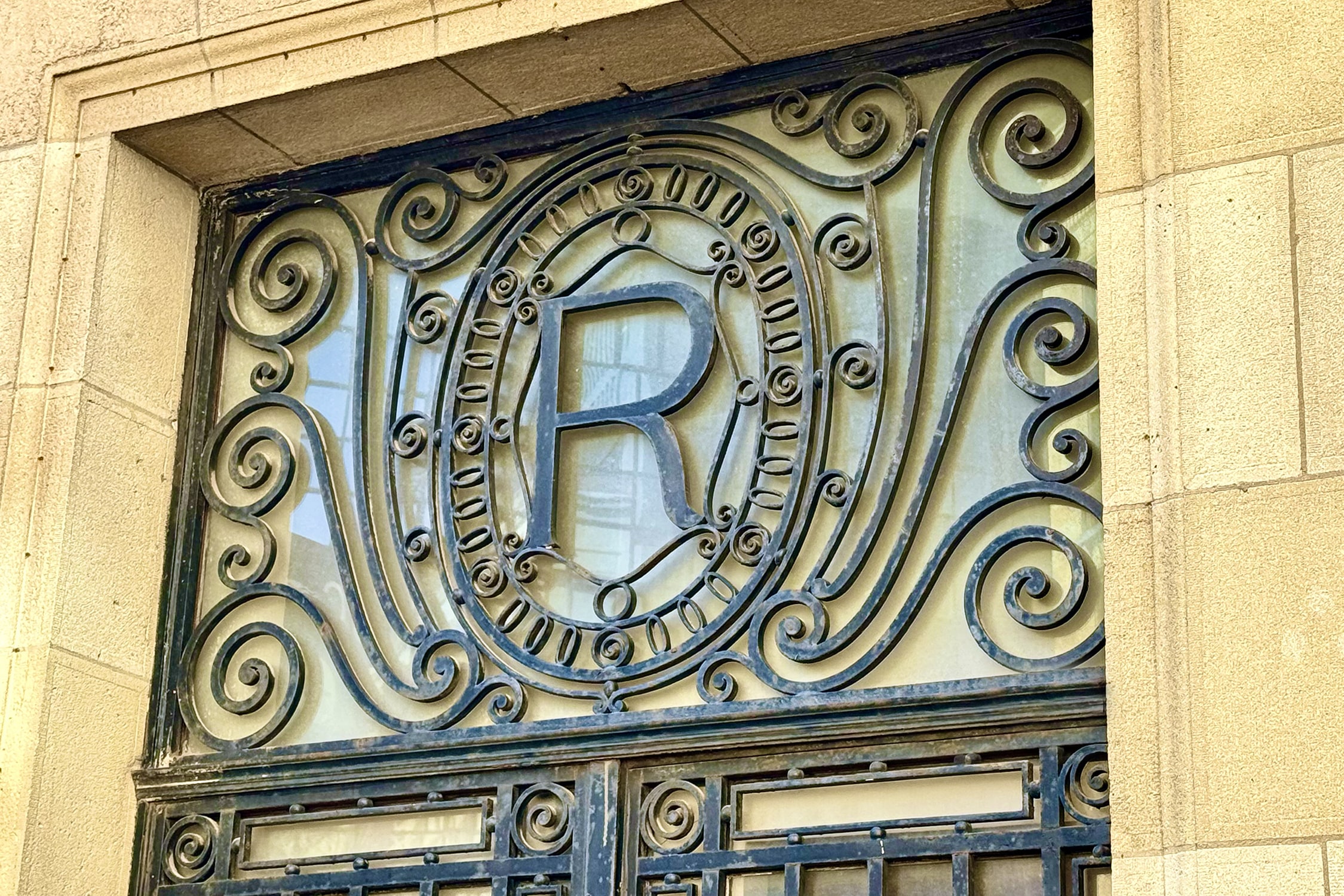 BRU84 Residence Palace