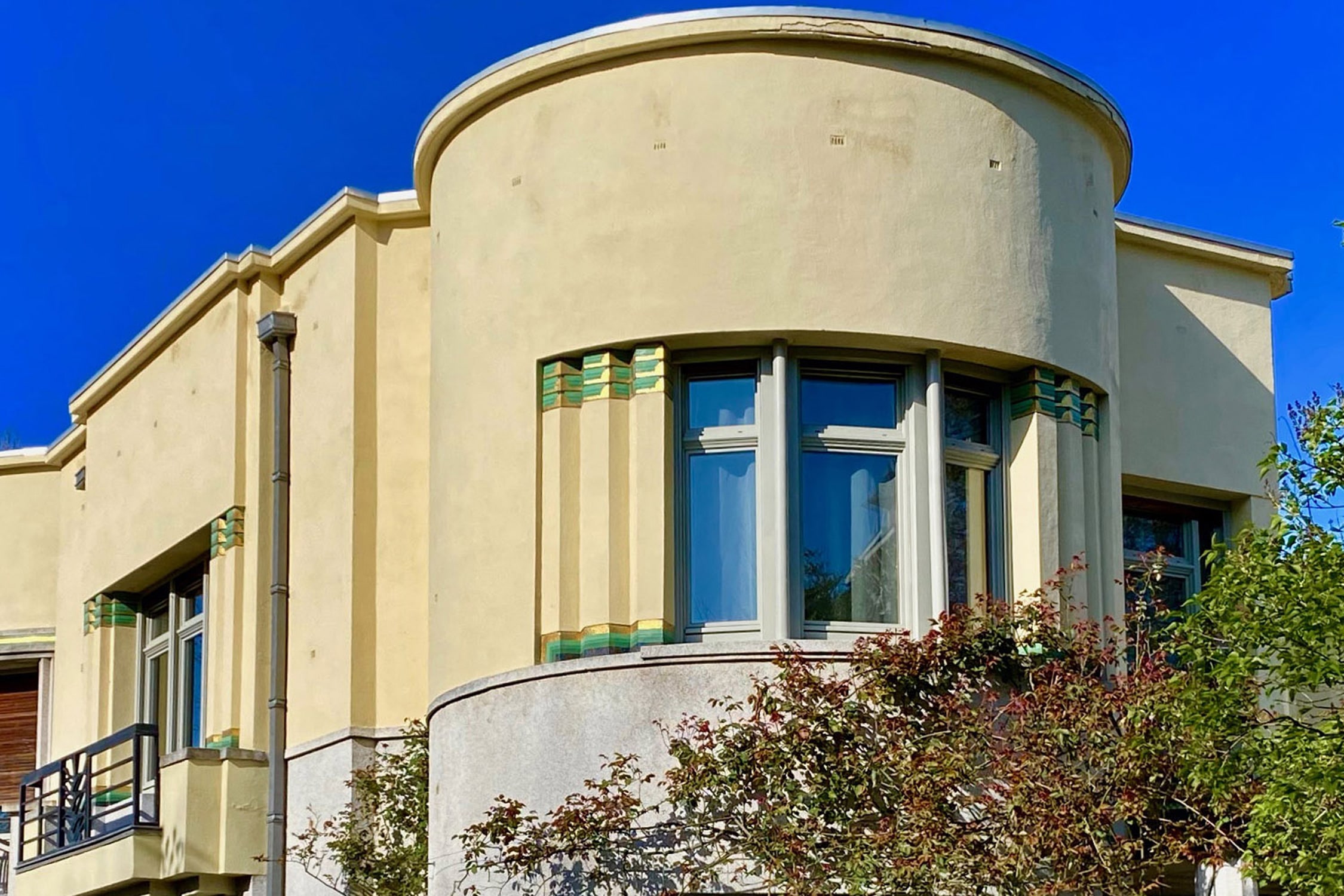 UCC35 Art Deco Villa