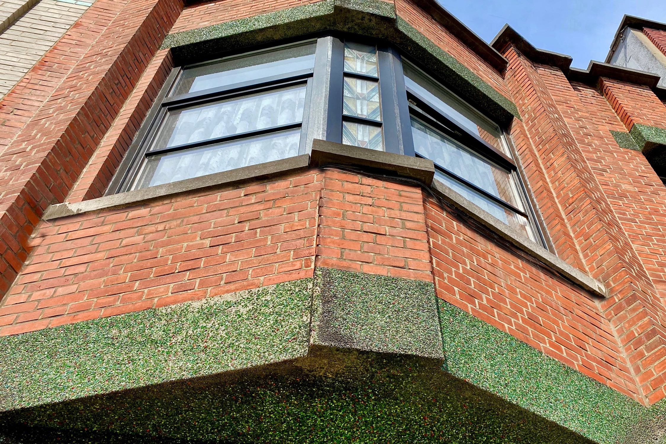 SCH30 Small atypical Art Deco house
