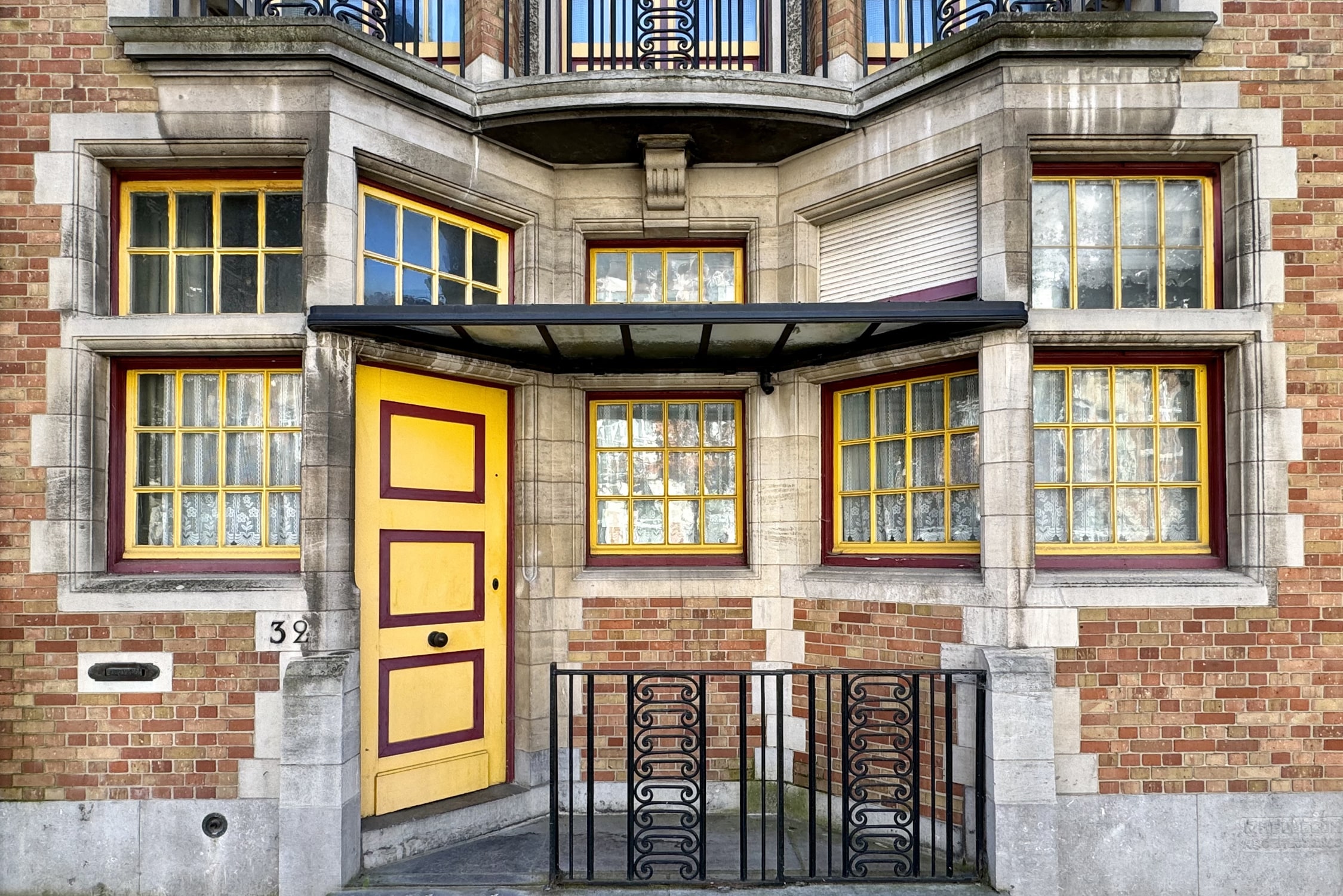 FOR22 Art Deco bourgeois house by Van Meulecom