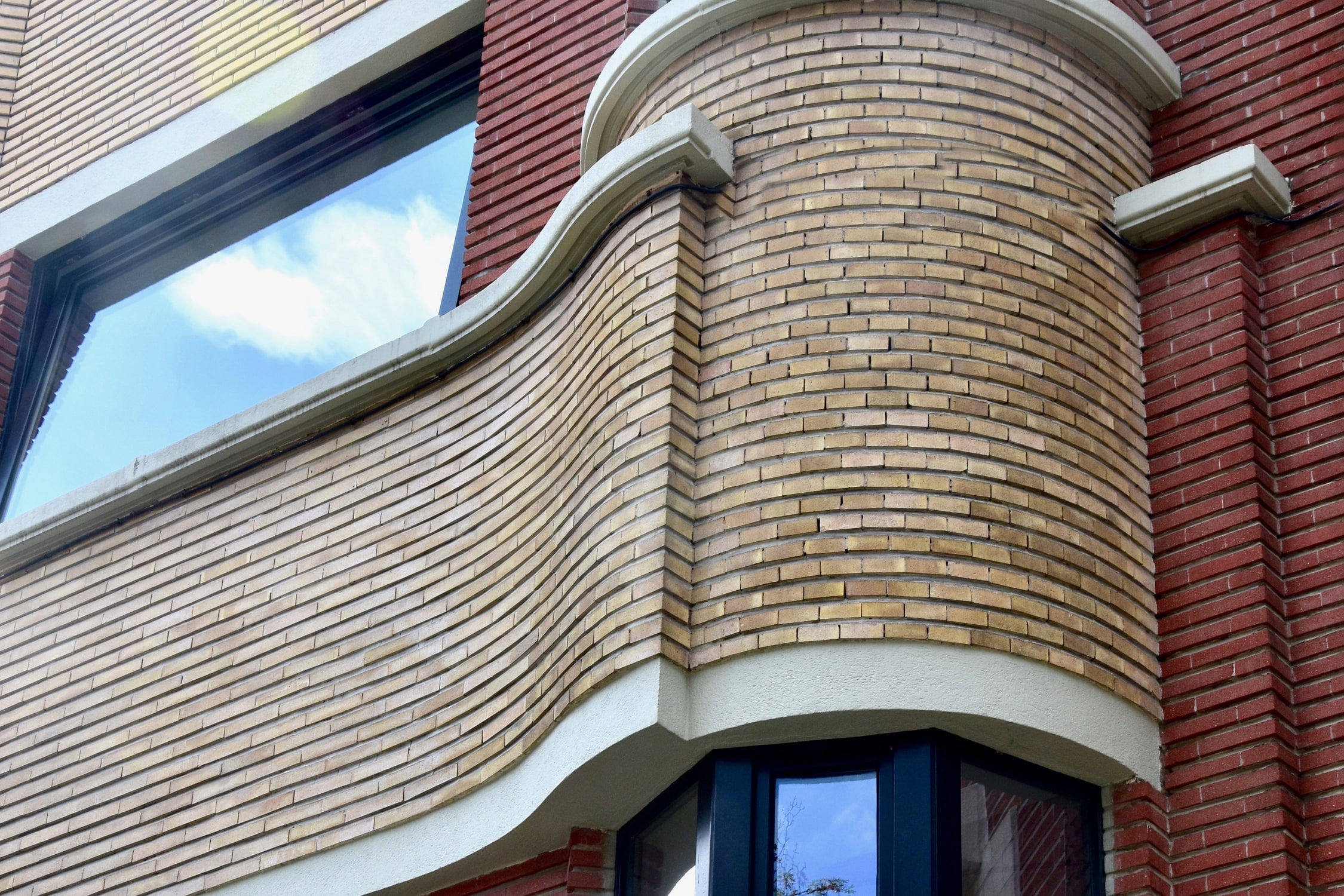 UCC28 Modernist house "Streamline"