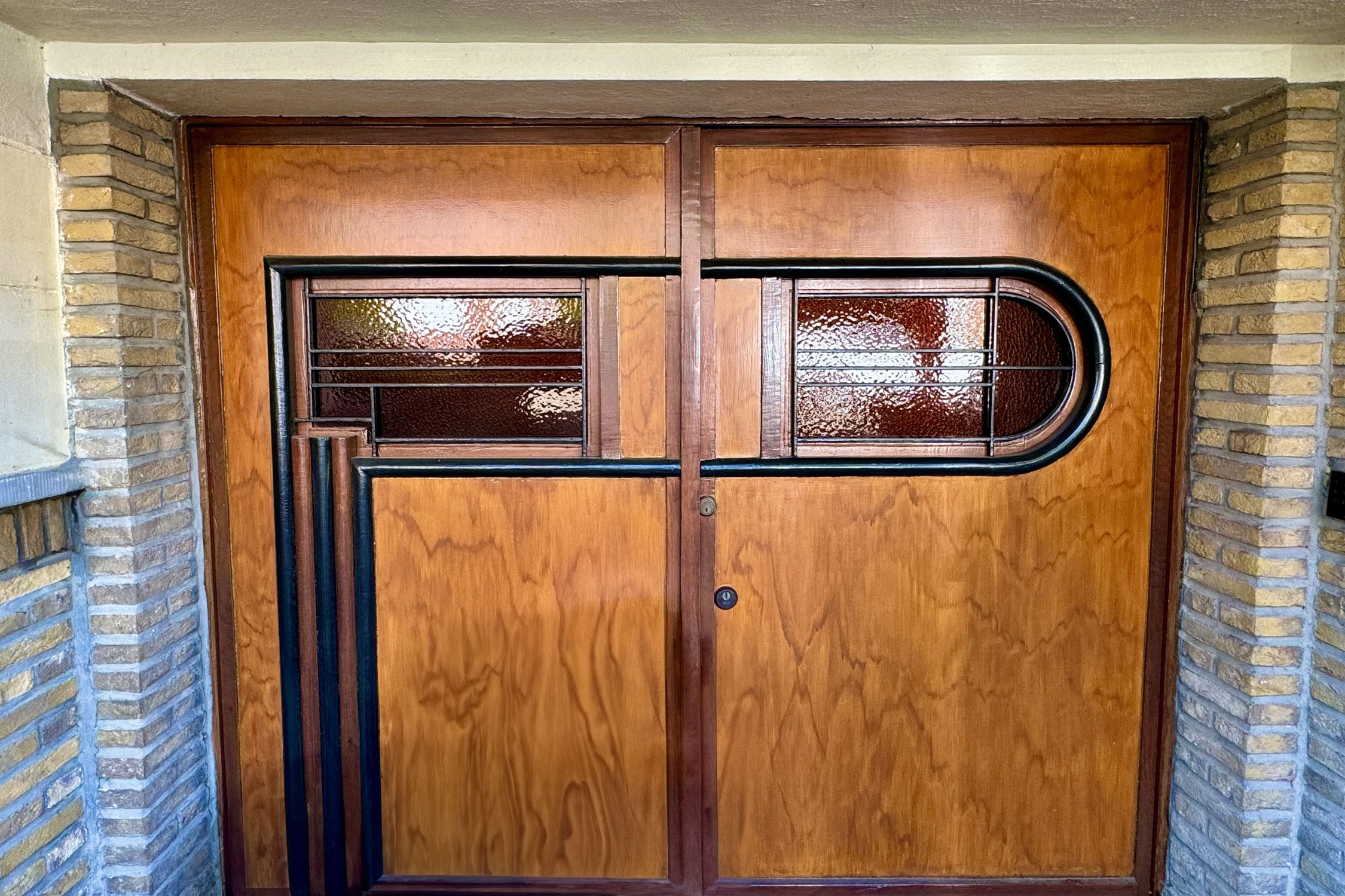 MOR02 Small Art Deco terraced house