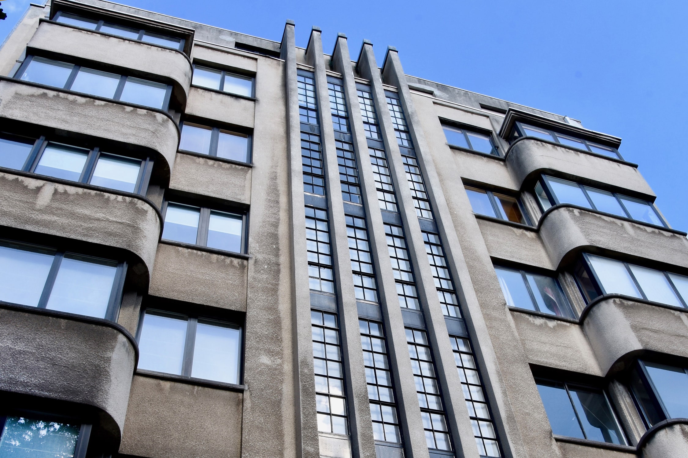 BRU26 Art Deco apartment building