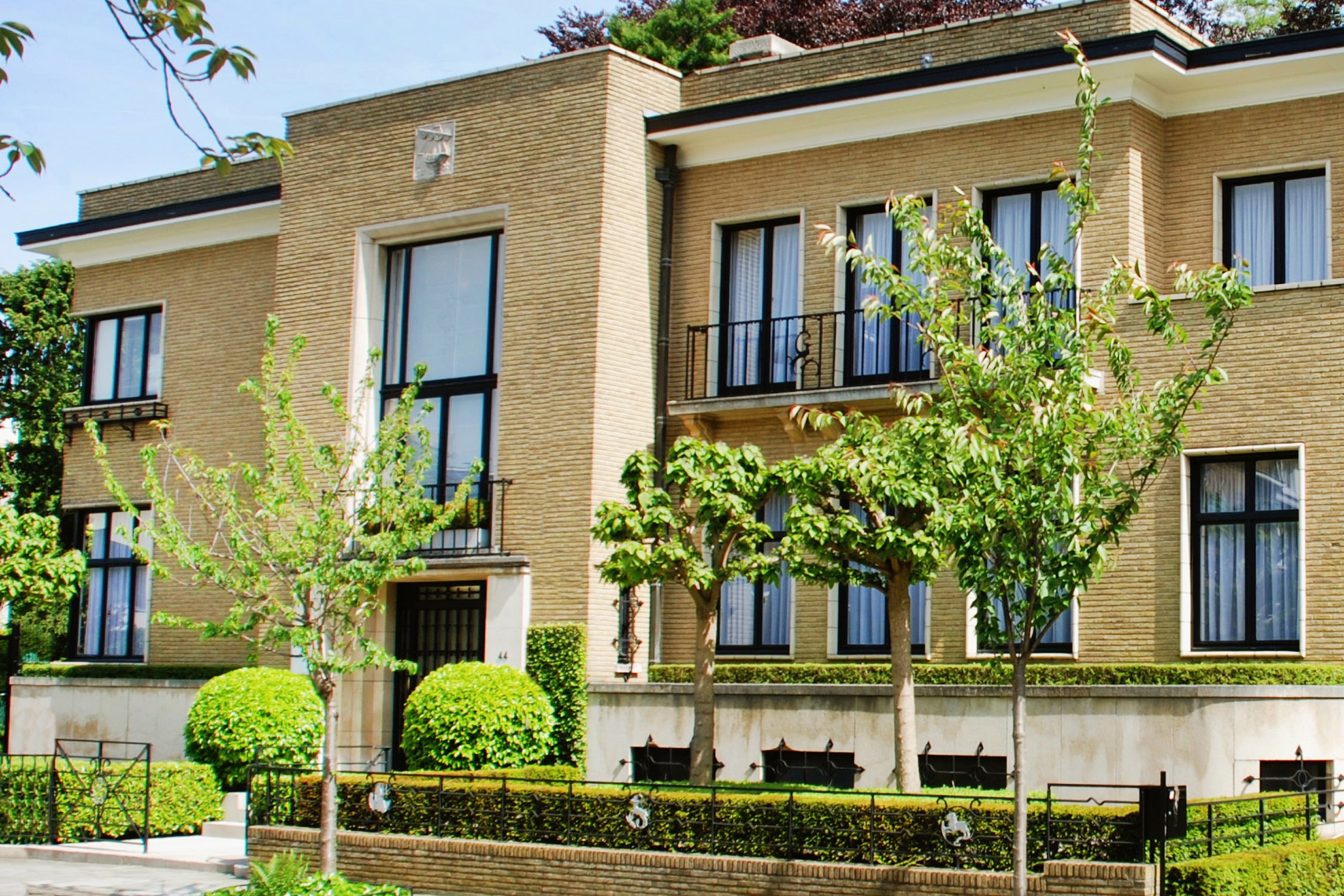 SCH01 Private mansion, rue des Mimosas