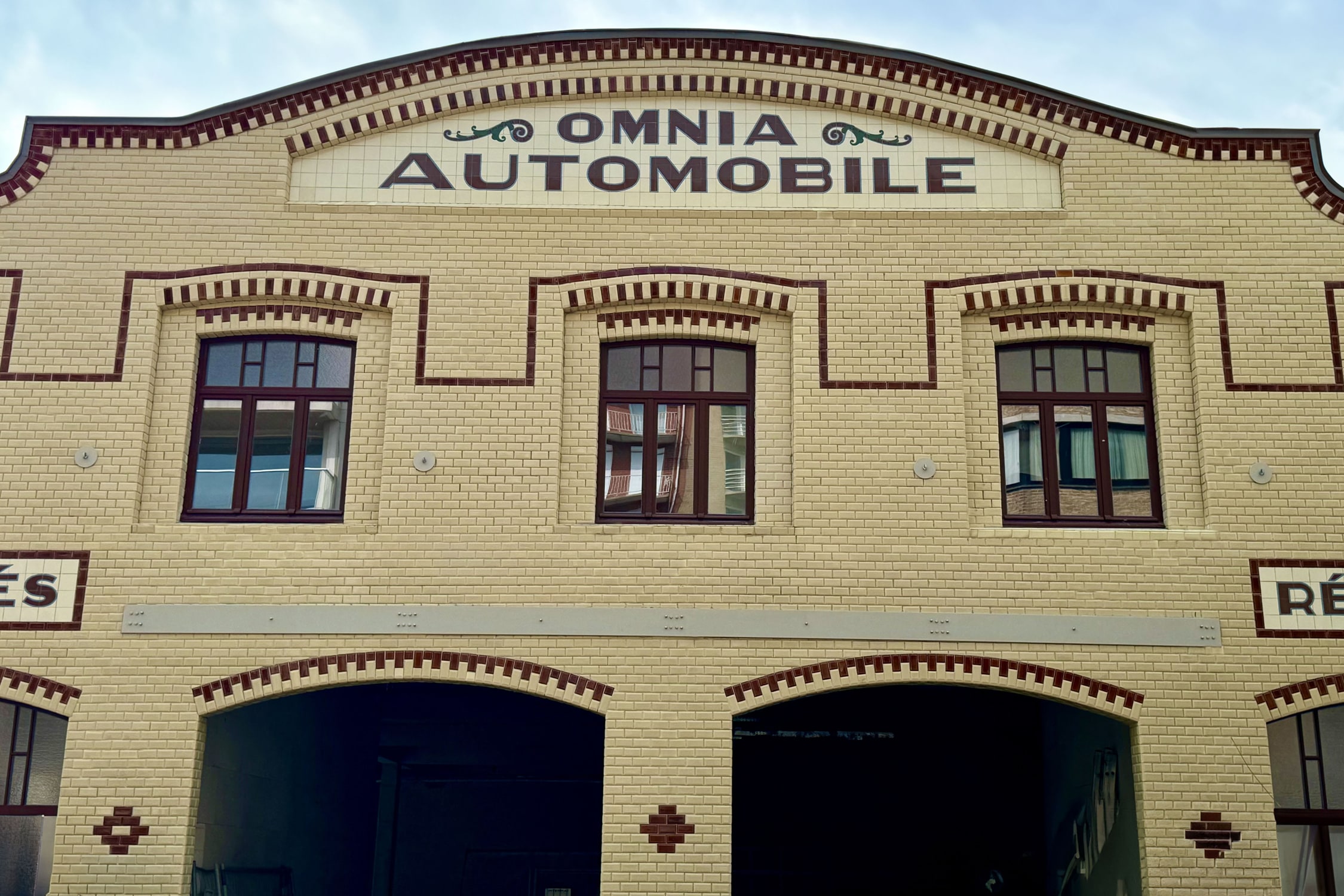MID01 Omnia Automobile