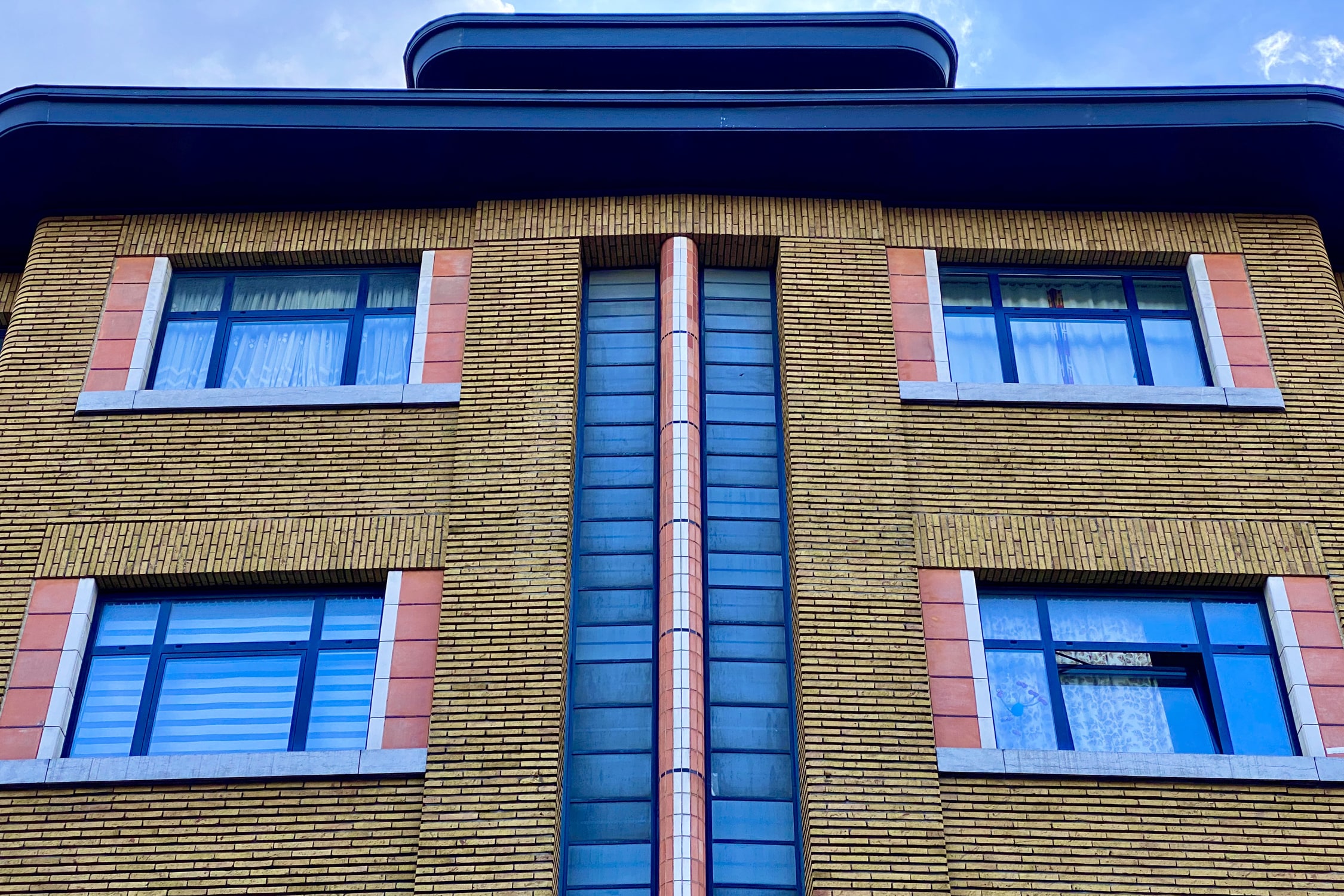 JET05 Art Deco building by René Ajoux